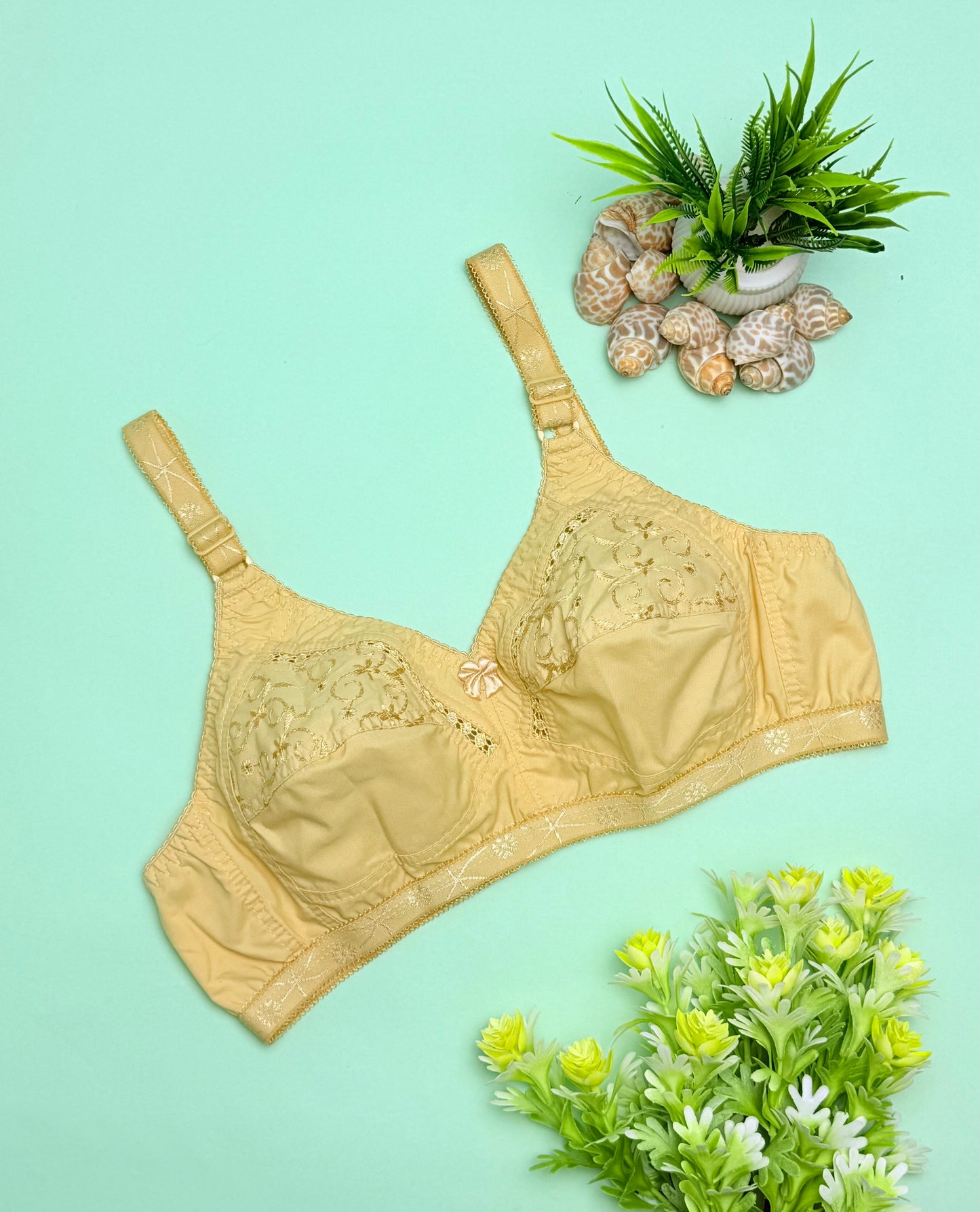 Pack of 4 Embroidered Cotton Bra For Girls, High Quality Brassieres