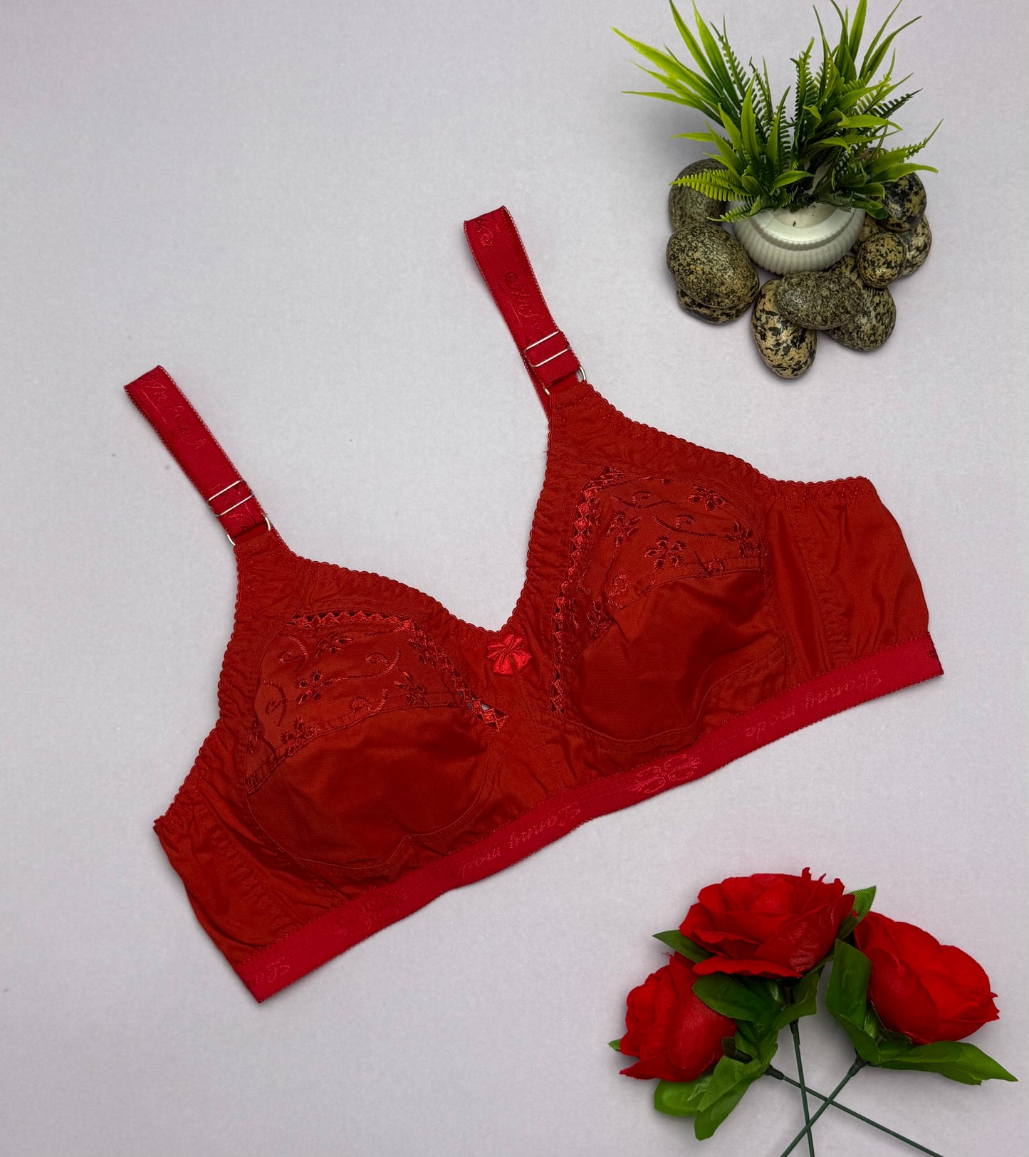 Pack of 4 Embroidered Cotton Bra For Girls, High Quality Brassieres