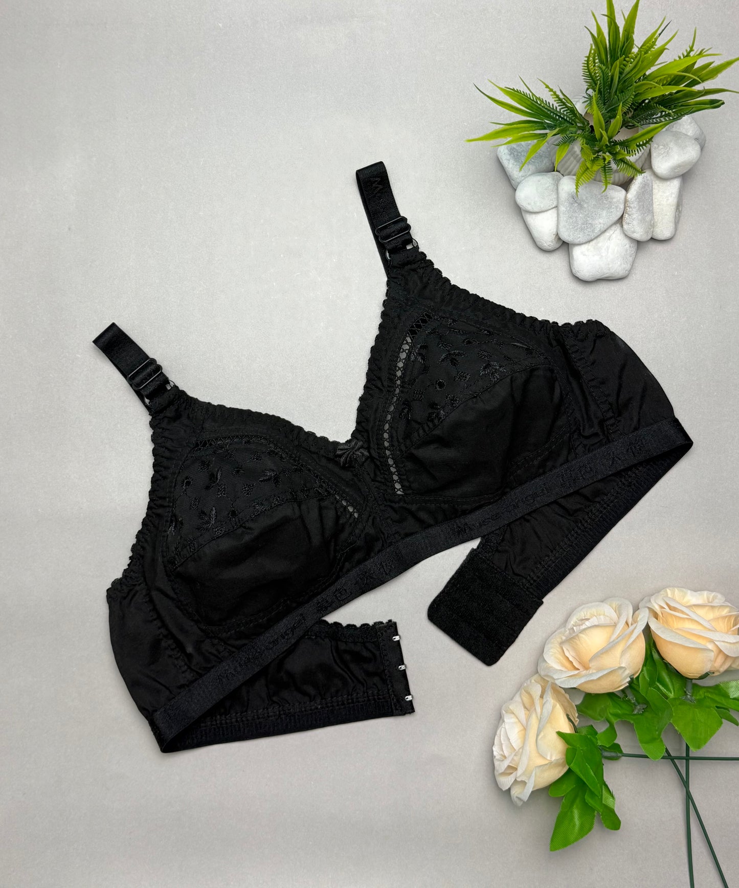 Pack of 4 Embroidered Cotton Bra For Girls, High Quality Brassieres