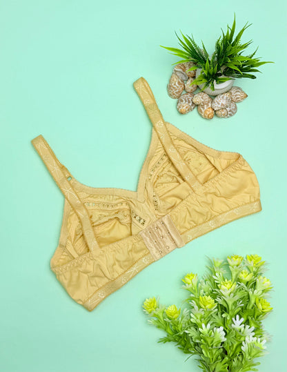 Pack of 4 Embroidered Cotton Bra For Girls, High Quality Brassieres