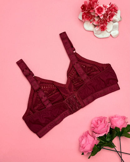 Pack of 4 Embroidered Cotton Bra For Girls, High Quality Brassieres